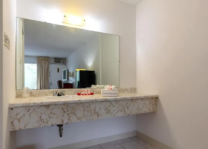 Americas Value Hotel