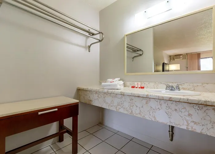 Americas Value Hotel Rockford